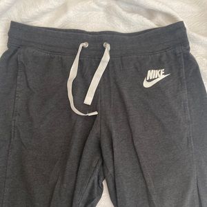 Cropped NIKE jogger pant